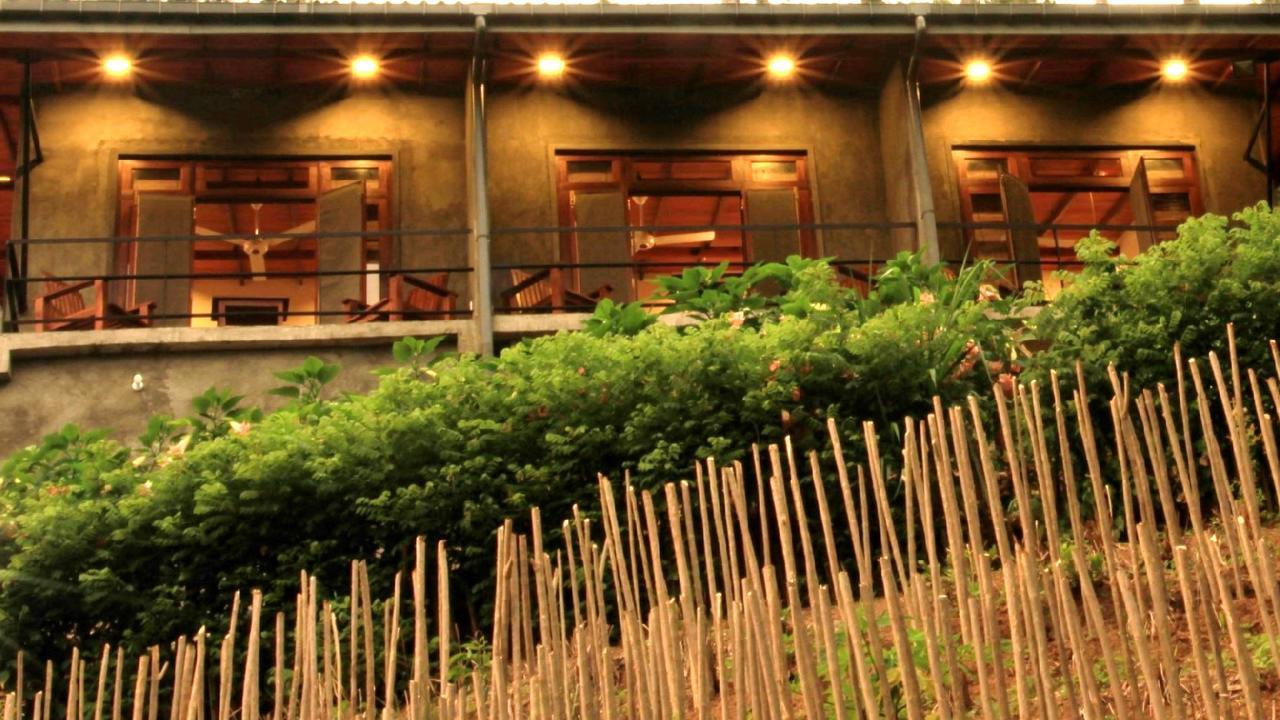 Rowinrich Cottages Ella Luaran gambar